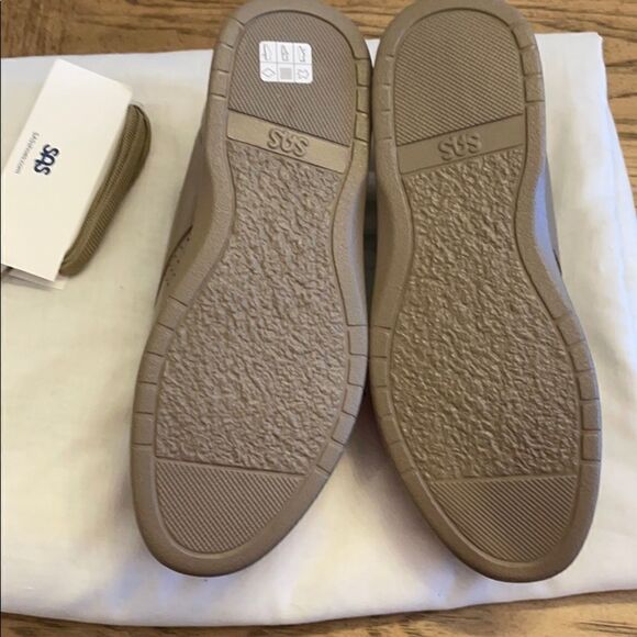 SAS LIGHT BROWN LEATHER SNEAKERS.  NEW - Picture 4 of 13